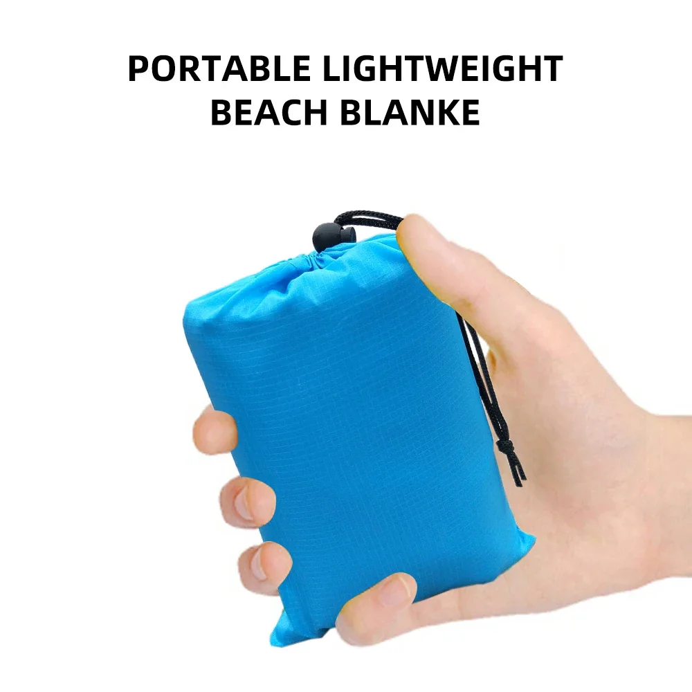 Tapis/couverture de plage imperméable extra large, pliant, de poche, léger – Image 4