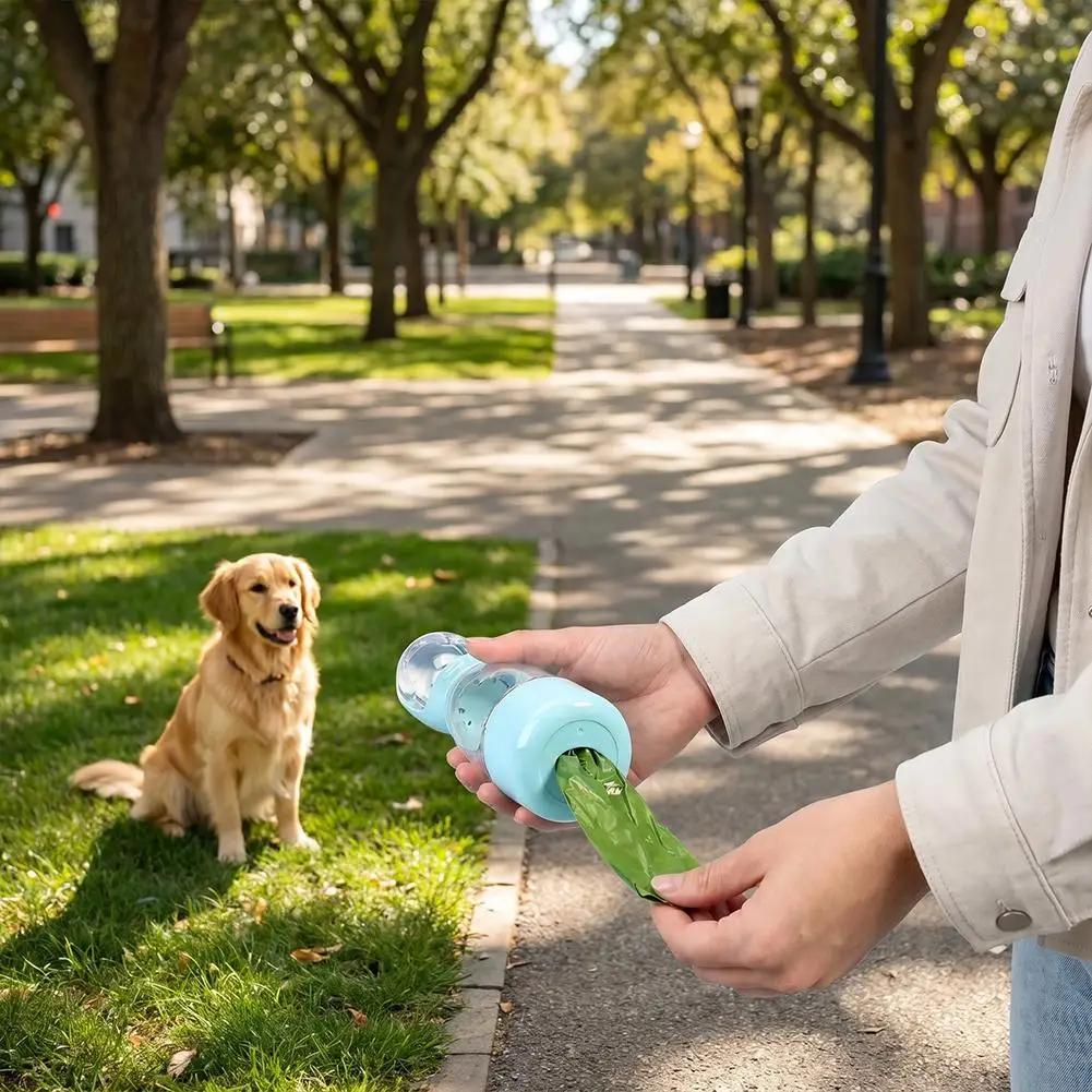 Bouteille d'eau portable 3-en-1 distributeur d'eau, de nourriture et sac a crotte – Image 4